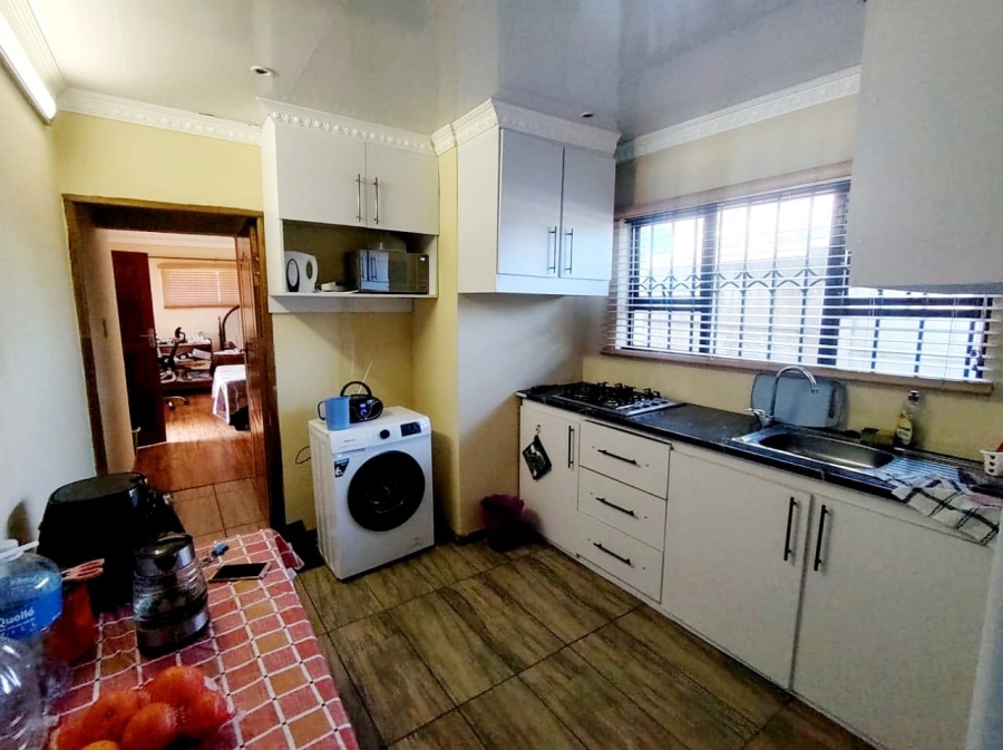 6 Bedroom Property for Sale in Baysville Eastern Cape